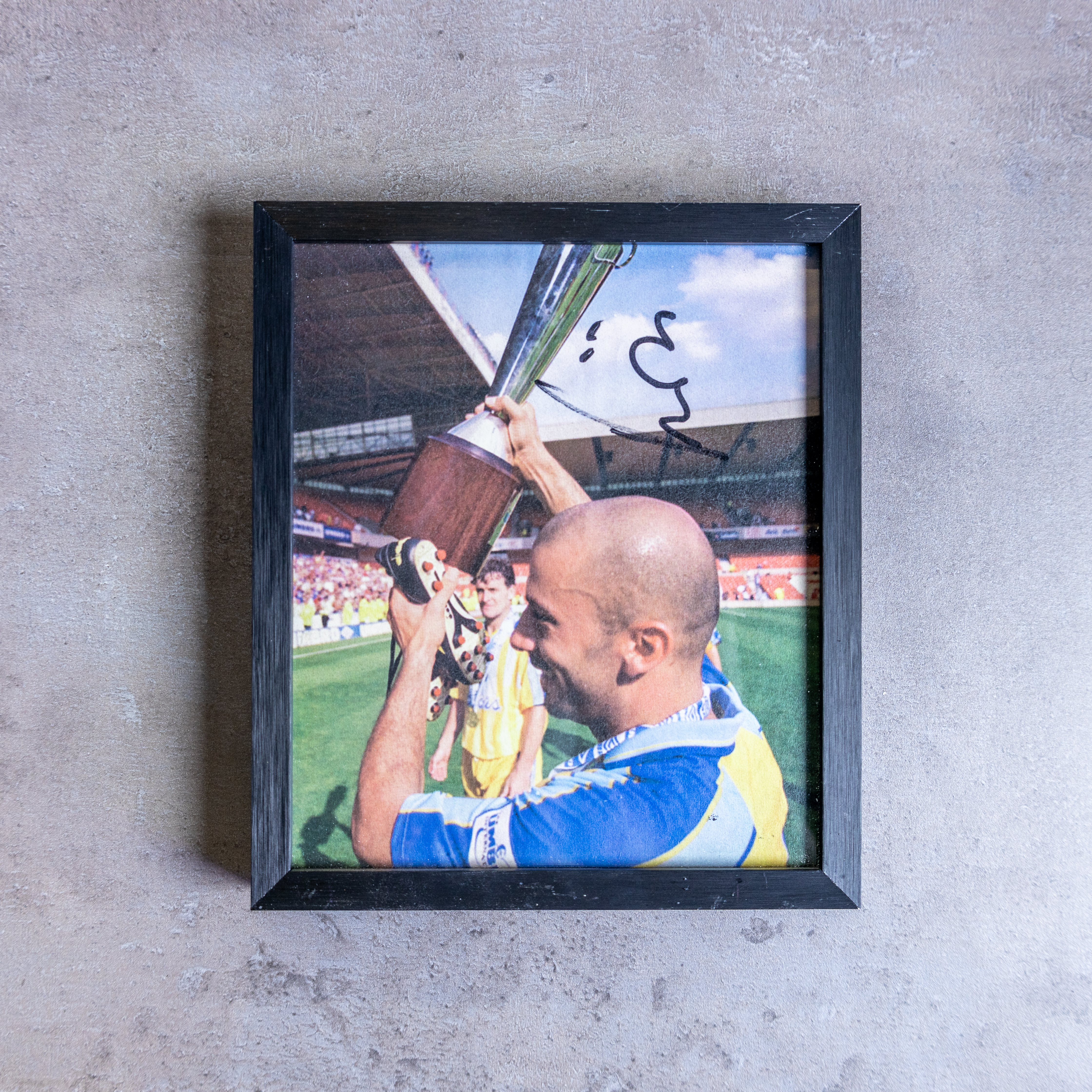 imoodini-Gianluca Vialli Signed Trophy Winning Image