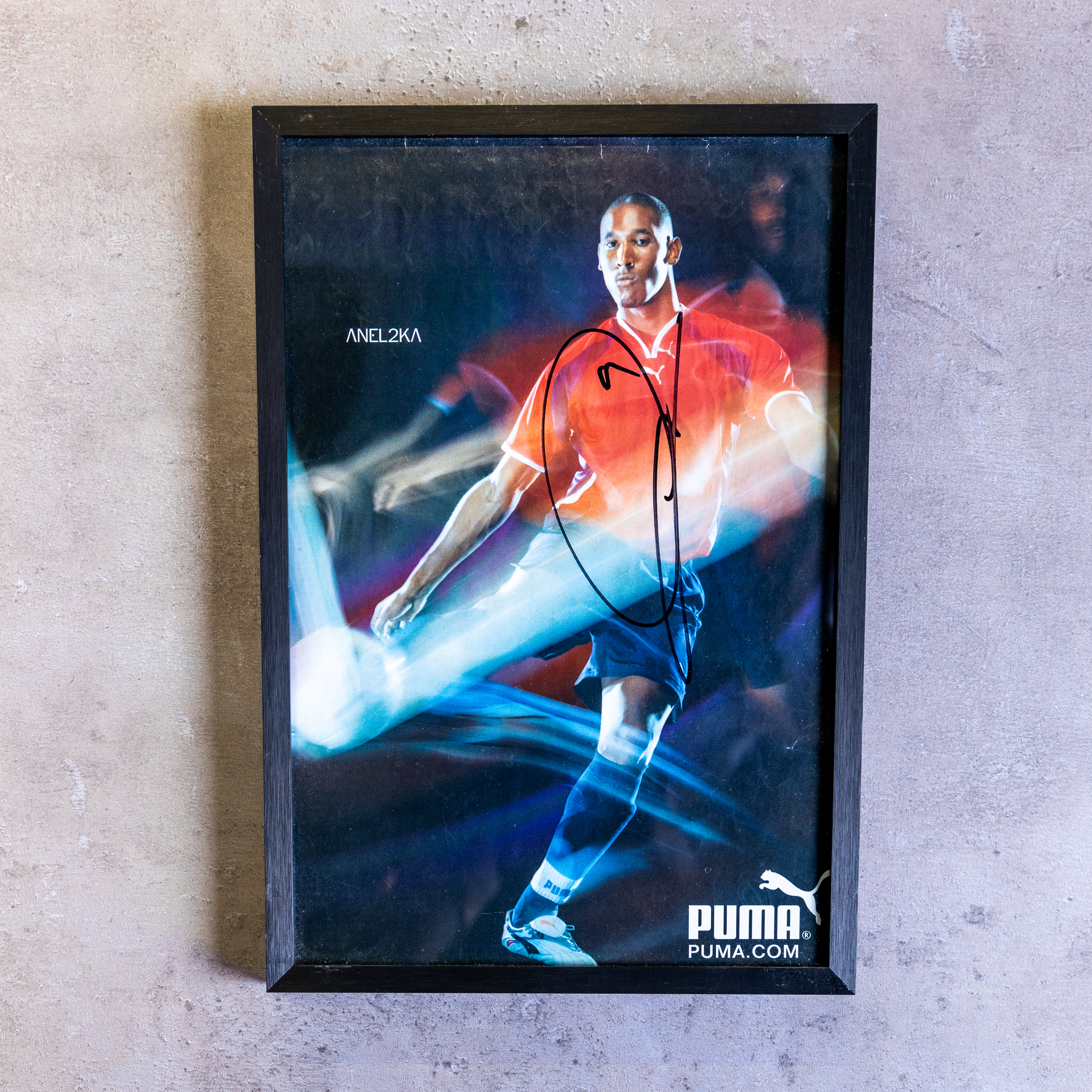 imoodini-Nicolas Anelka Signed Image